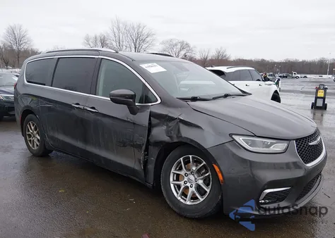 2021 Chrysler Pacifica Touring L z USA, uszkodzony, nr VIN 2C4RC1BG1MR546994